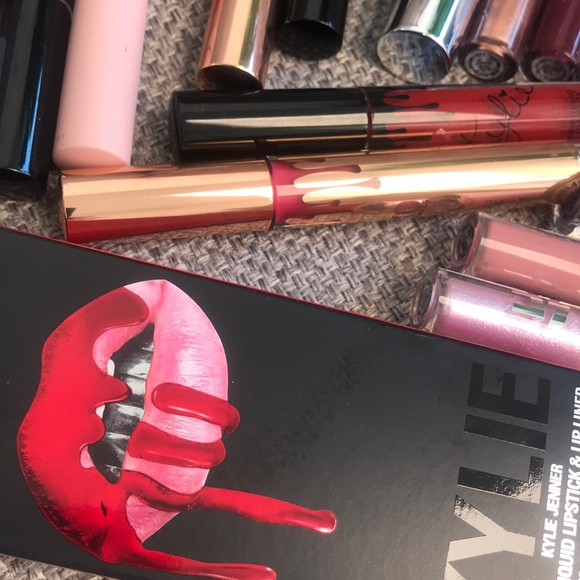 Kylie cosmetics, and I have a ton of stuff! 💕💕 - Picture 5 of 6